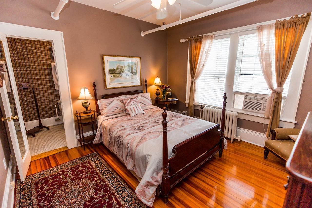 The Henderson Bed & Breakfast Hendersonville Exterior photo