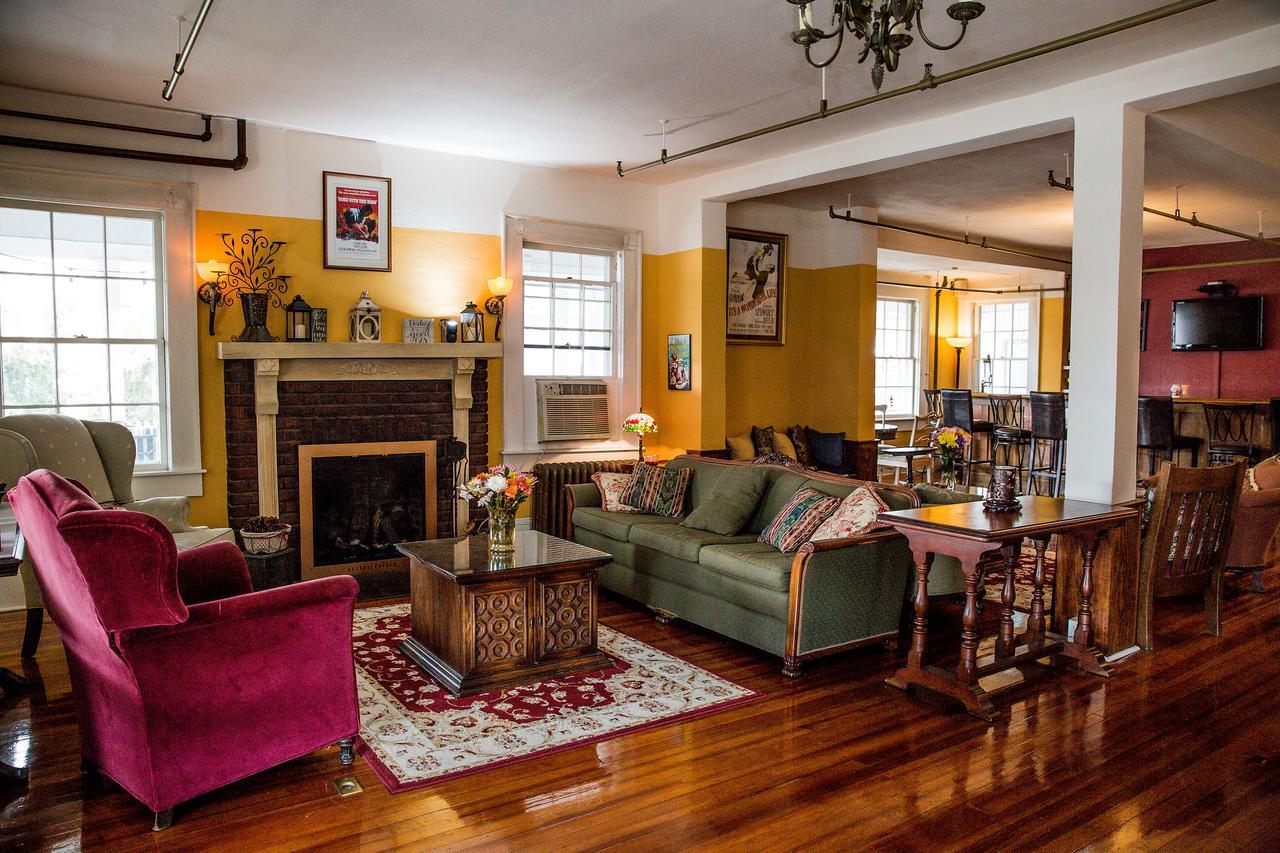 The Henderson Bed & Breakfast Hendersonville Exterior photo