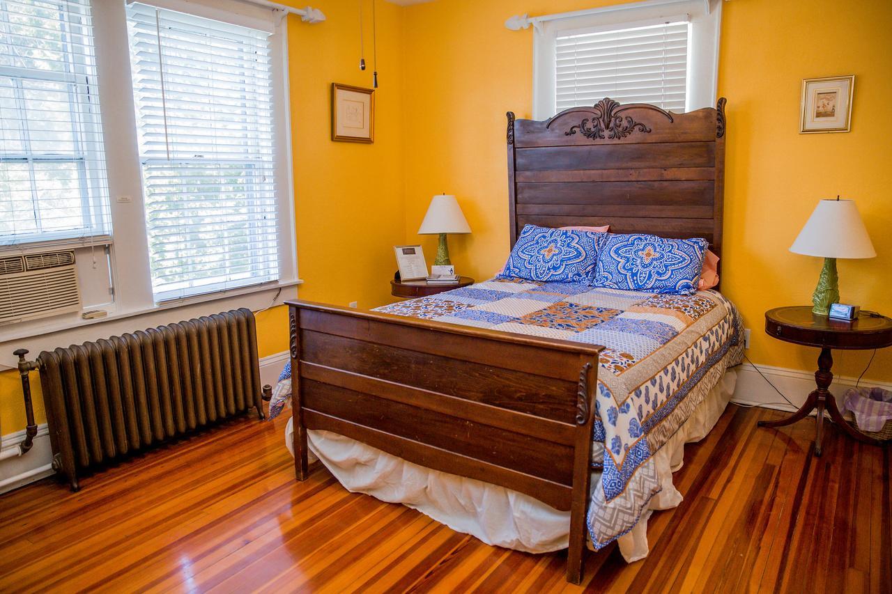 The Henderson Bed & Breakfast Hendersonville Exterior photo